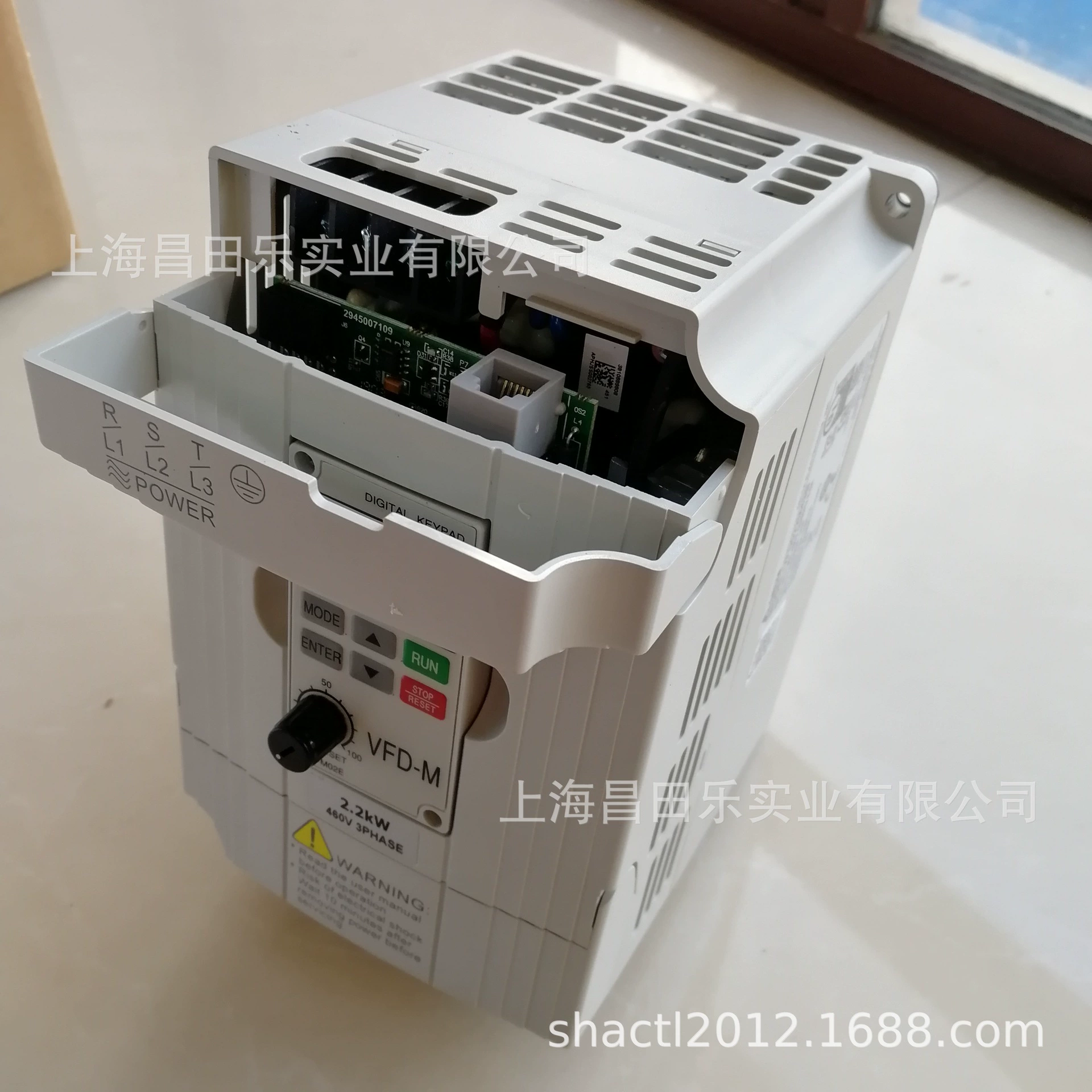 Поставка инвертора серии Thai VFD-S 2.2kW универсальный