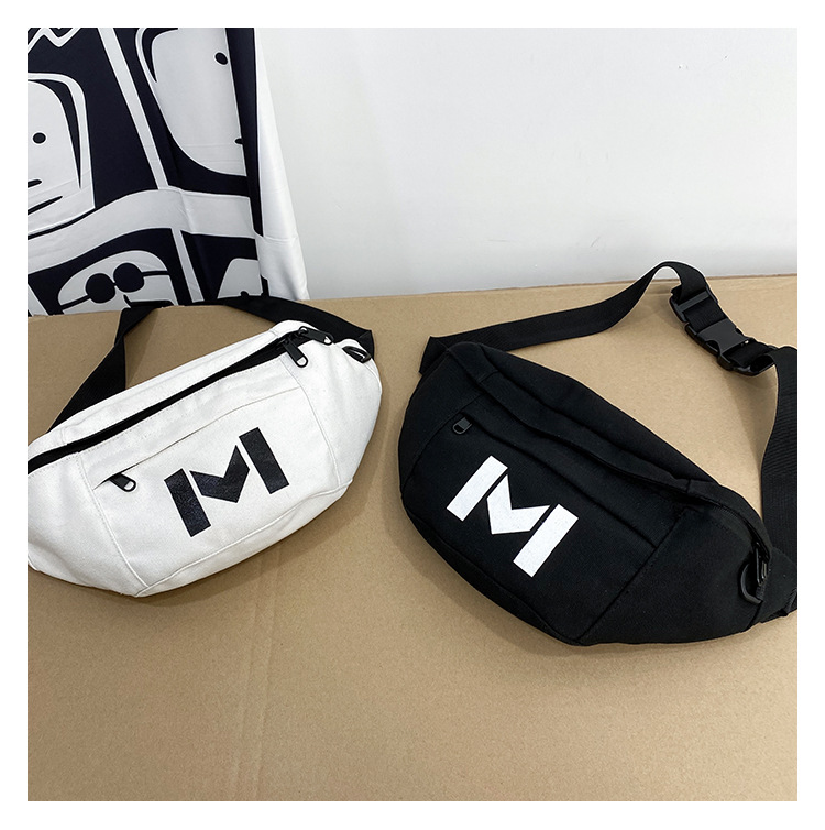 Korean New Fashion Student Wild Canvas Chest Bag Casual Messenger Bag Wholesale display picture 1