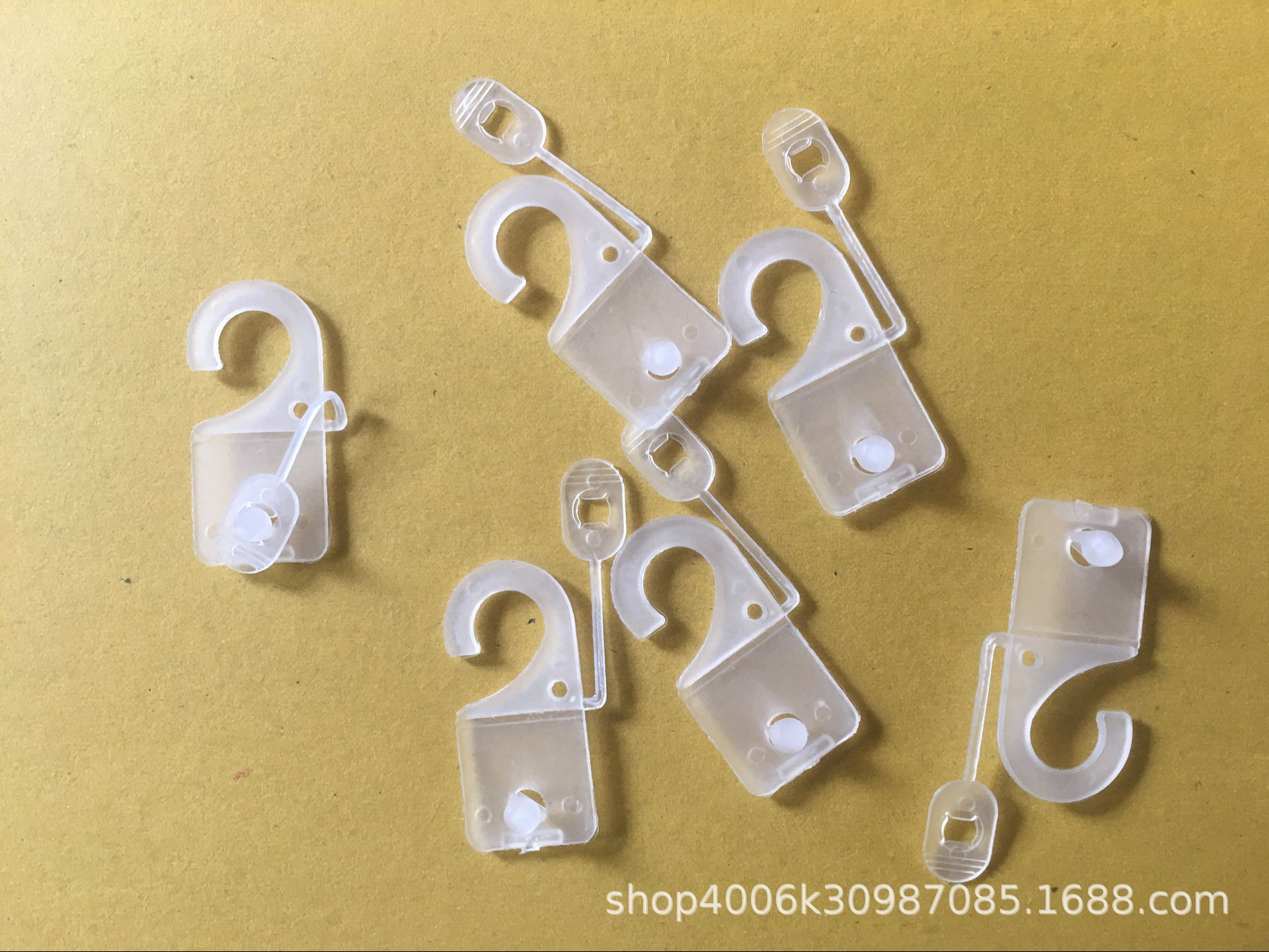 厂家订制各种不同款式大小挂钩.小礼品包装挂钩.纸板纸牌按扣挂钩