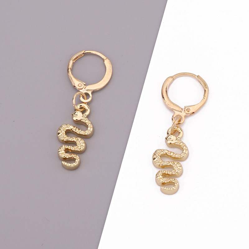 Punk Cute Curly Little Snake Pendant Ear Ring Trend Mini Animal Earrings Wholesale Nihaojewelry display picture 2