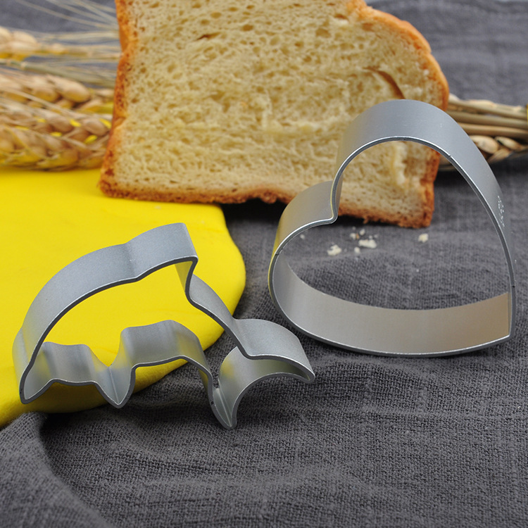 In stock wholesale aluminum alloy biscuit mold cartoon Three-dimensional cookie mold pineapple cake baking tool mousse cake mold