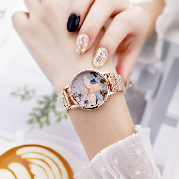 Бренд сось watch? (This is tricky)