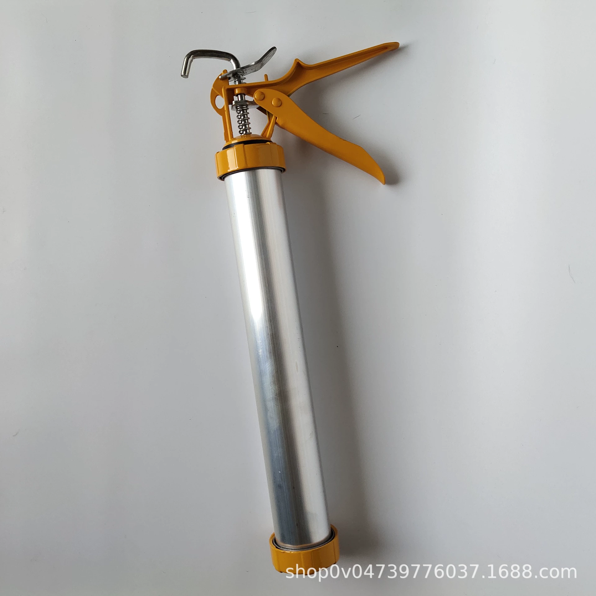 Производитель поставляет пистолет для клея по стеклу, пистолет для структурного клея, пистолет для мягкого клея, трубку из алюминиевого сплава, трубку из нержавеющей стали, пластиковую насадку для герметизации.