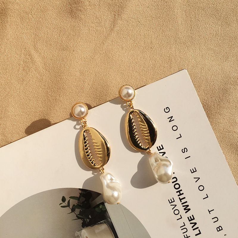 New Fashion Pearl Earrings display picture 3