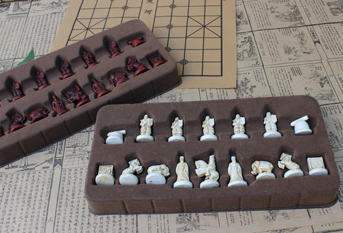 Retro three-dimensional Chinese chess PU leather chessboard resin terracotta warriors Chinese chess figures chess pieces parent-child gift