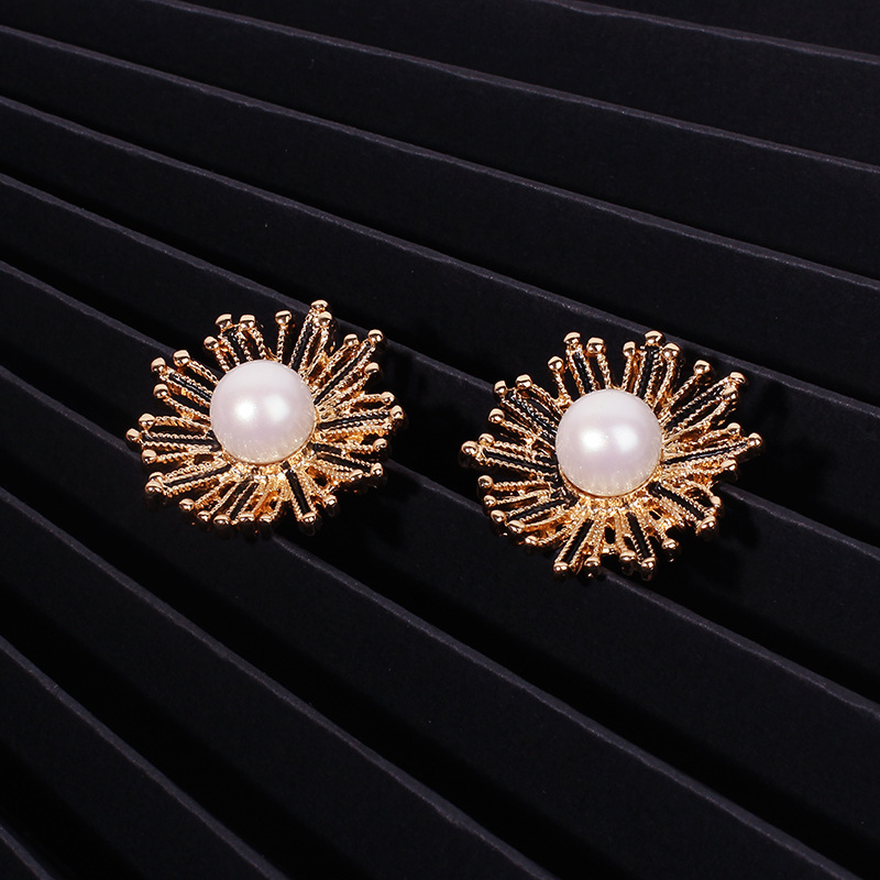 Fashion Design Jewelry Alloy Dandelion Boho Style Flower Pearl Earrings For Women display picture 6