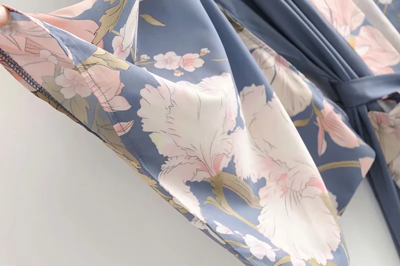 Women’s Peacock Cardigan Image 6