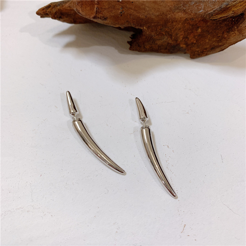 Stud Earrings Creative Hip Hop Horn Design Post-inserted Minimalist Earrings display picture 4