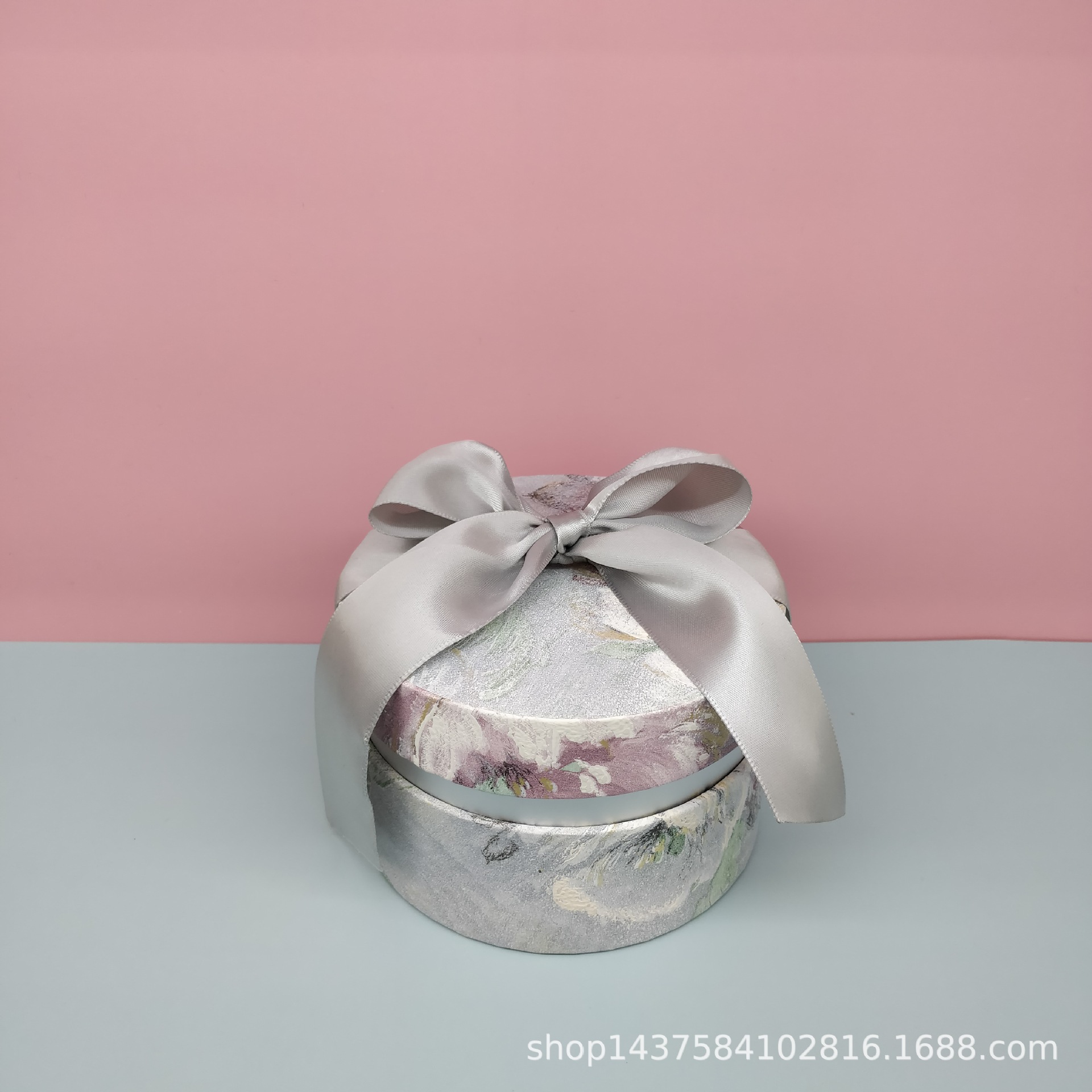 欧式墙纸油画圆盒伴手礼喜糖盒ins结婚伴娘伴郎绒布伴手礼盒圆