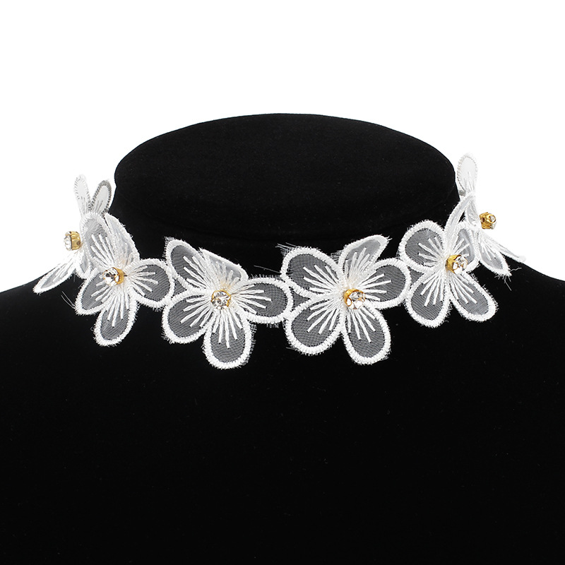 CrossBorder New Accessories Internet Hot Fresh Rhinestone Flower Necklace Pearl Choker Necklace Short Clavicle Chainpicture3