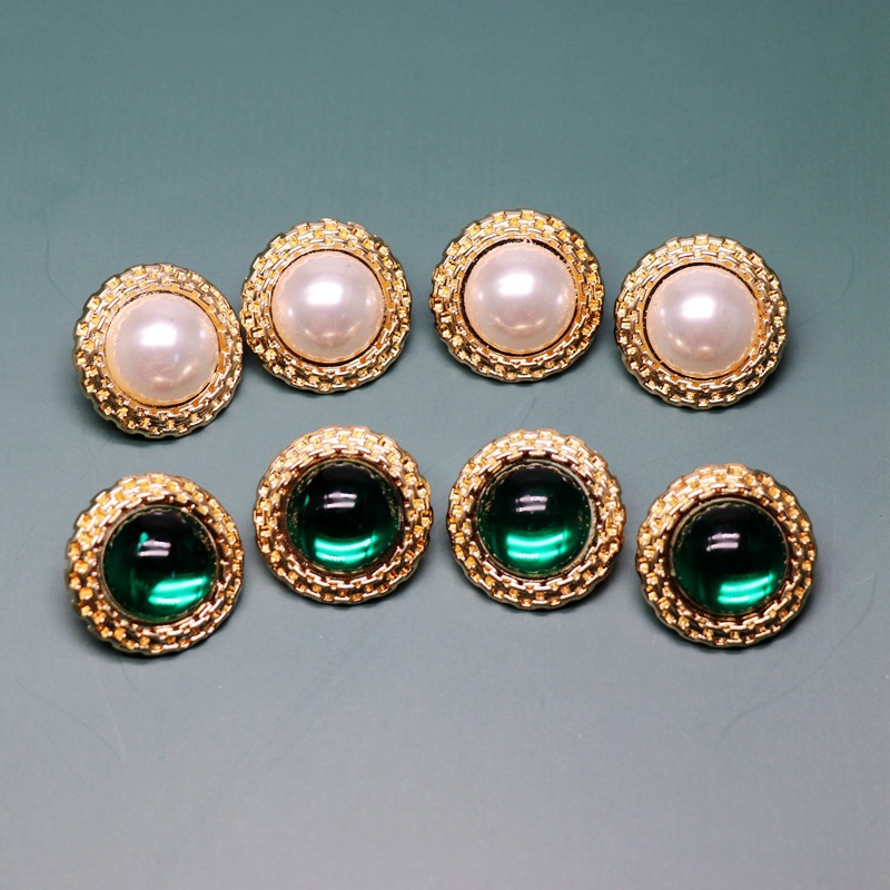 Round Retro White Green Pearl 925 Silver Stud Earrings Retro Golden Concave Lace Round Ear Studs display picture 1