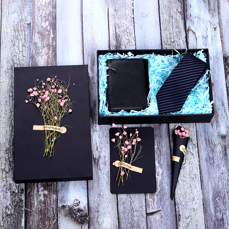 TikTok mismo regalo de cumpleaños para hombres y mujeres amigos en línea caja de regalo roja Caja de regalo original de flores secas cola puede image 5