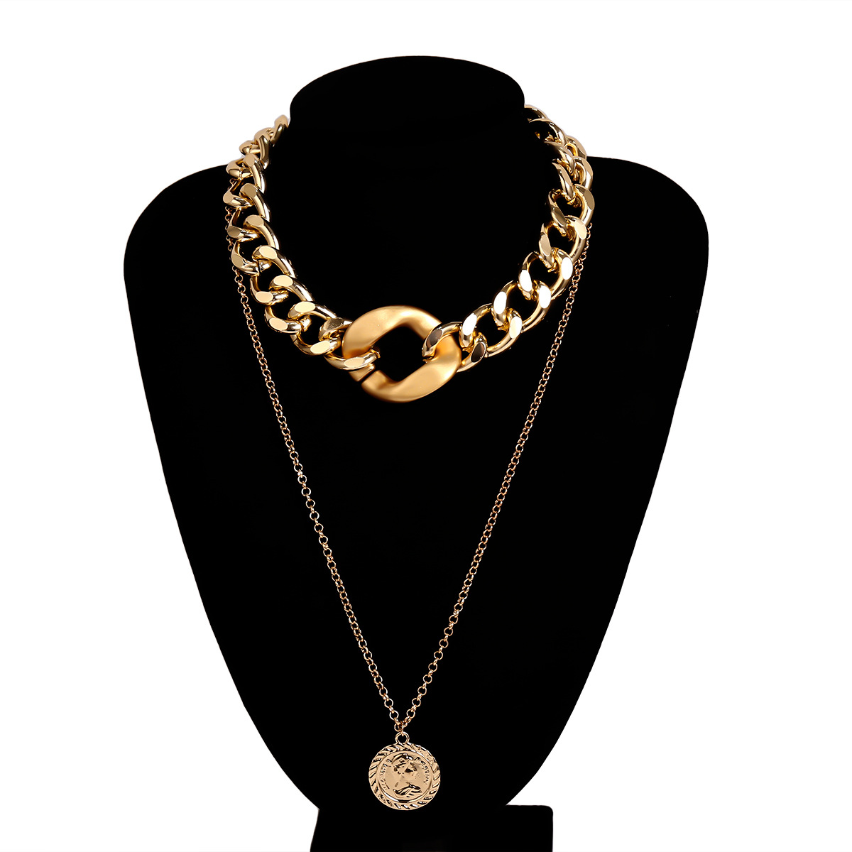 Portrait Mix And Match Item Female Exaggerated Thick Chain Geometric Simple Necklace display picture 2