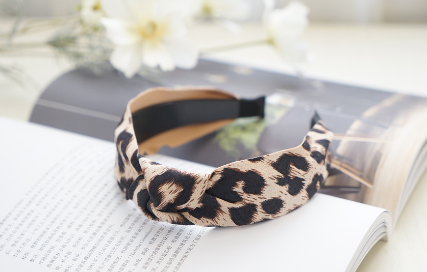 Retro Leopard Pattern Suede Fabric Wide-sided Knotted Headband Wholesale Nihaojewelry display picture 7