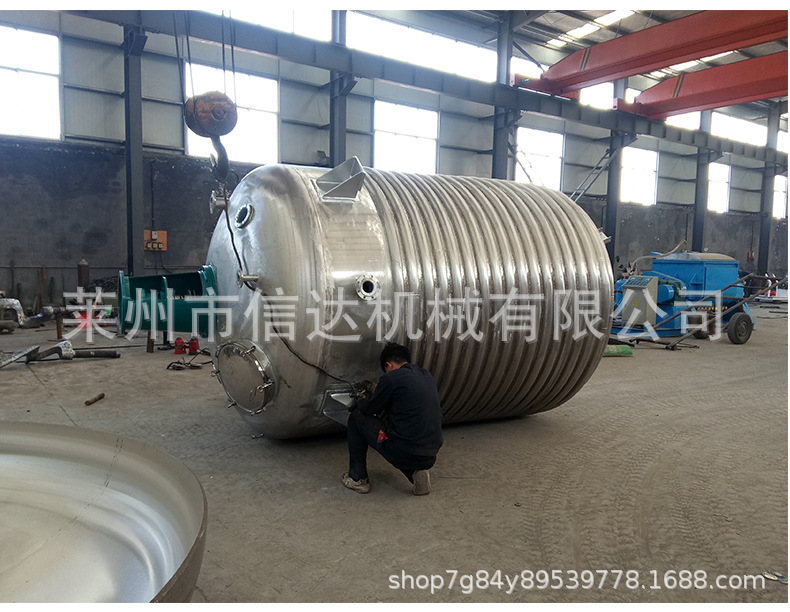 10431824242_1571211537