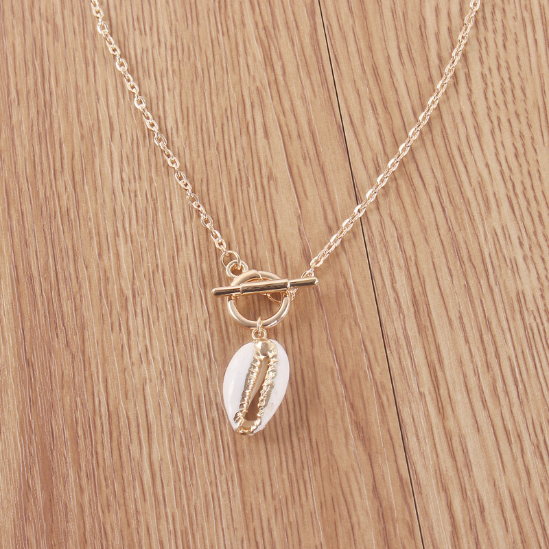 Simple Buckle Gold-plated Shell Pendent Necklace display picture 3