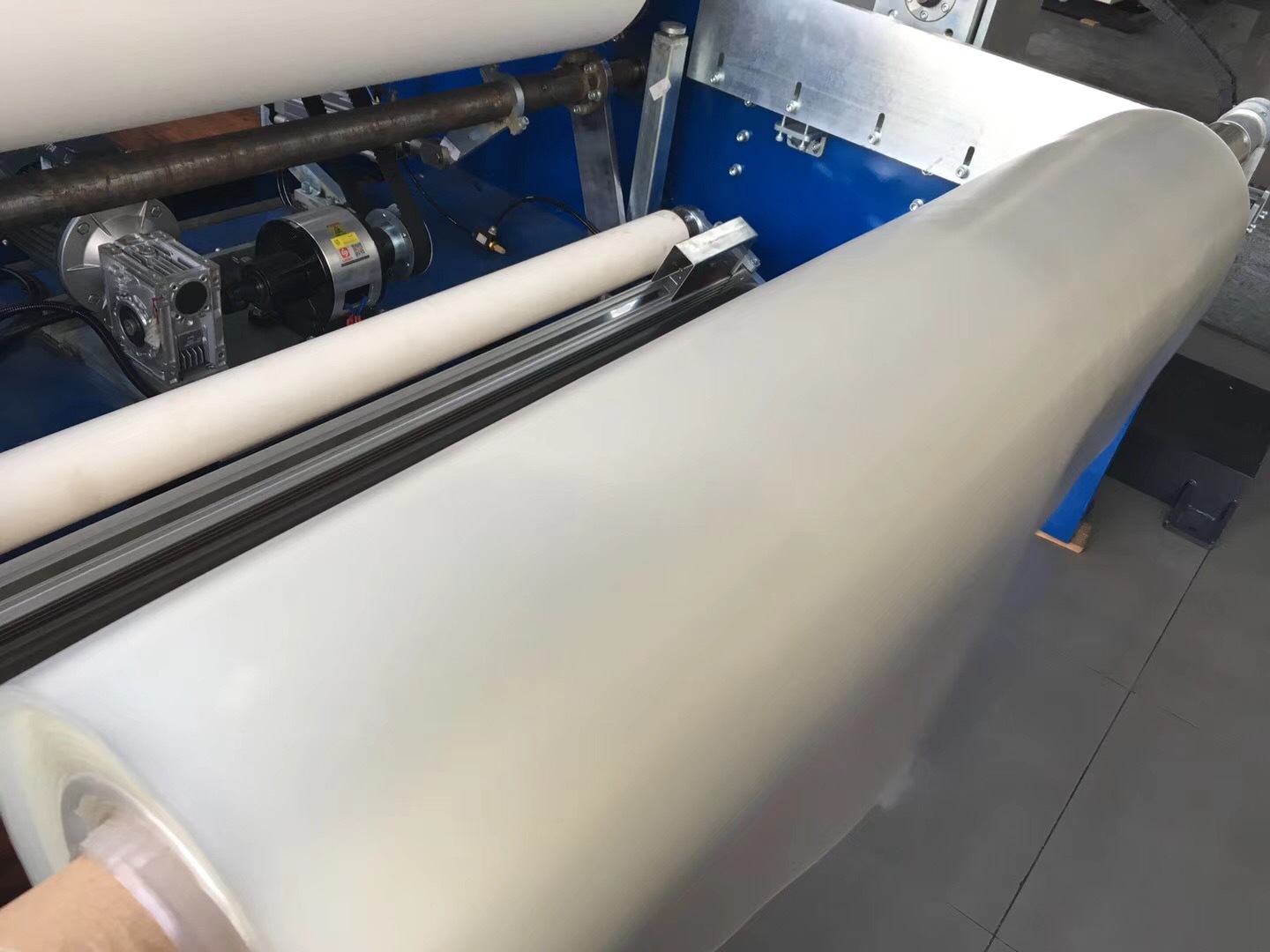 燿安供应流延膜生产线TPU流延膜挤出机共挤流延膜生产设备