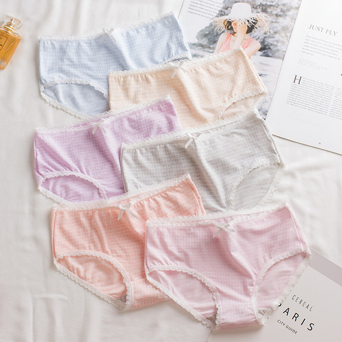 Korean version new checkered lace underwear for women students, refreshing and breathable, simple and comfortable, cute middle waist triangle pants, wholesale