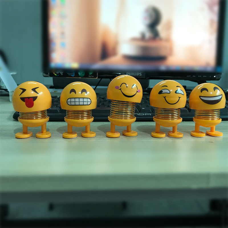 现货抖音爆款弹簧人摇头公仔摇头娃娃创意车载摇头表情包摆件玩具