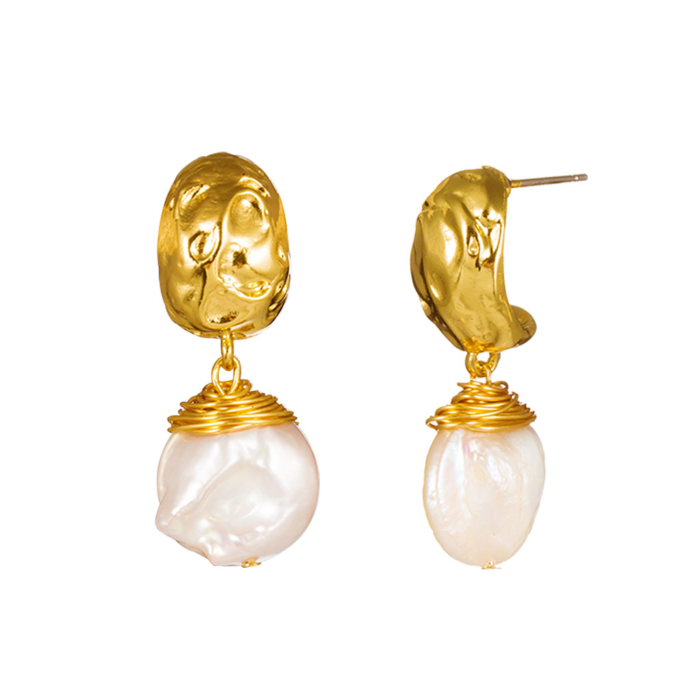 Hot-selling Shaped Metal Hand-woven Natural Freshwater Pearl Alloy Earrings For Women display picture 2