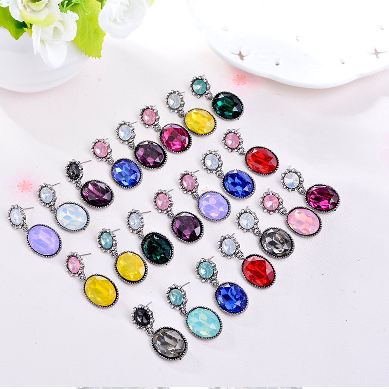 7g Weight Rhinestones Inlay Material Drop Earrings Classification 1 Pair Quantity Daily Occasion Alloy Material Geometric Pattern Women'S Gender Plating Design Retro Style 1 Pair Retro Geometric Alloy Plating Rhinestones Women's Drop Earrings 3