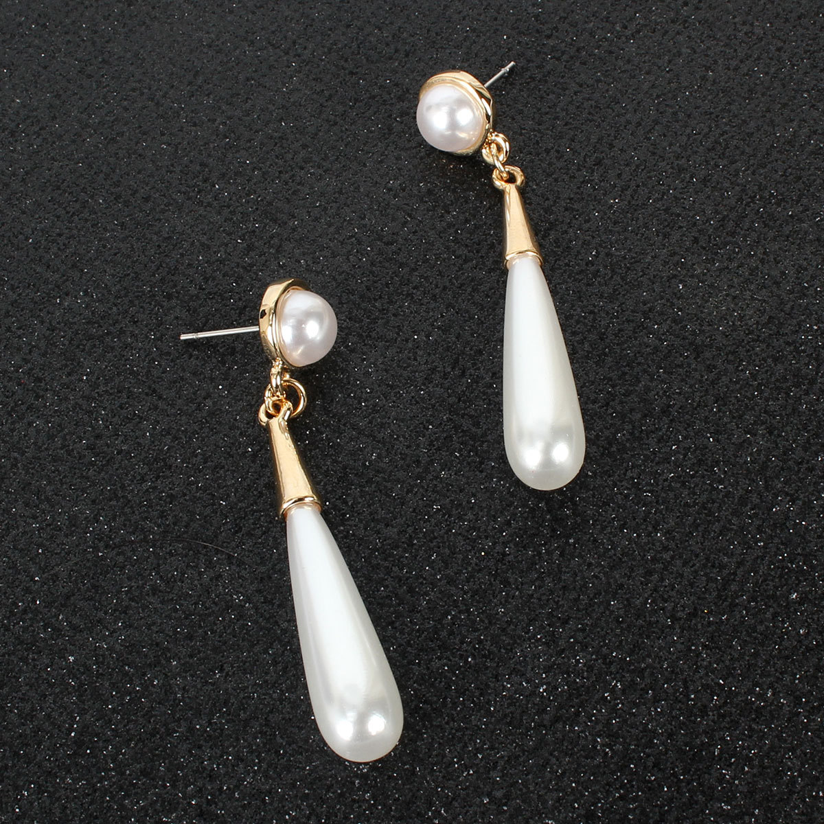 Korean Fashion Large Imitation Pearl Earrings Female Elegant Personality Water Drop Earrings display picture 2