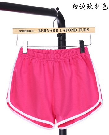 화이트 에지 로즈 레드