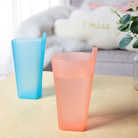 衣钩/挂钩;漱口杯;牙刷架