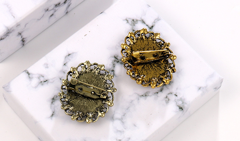20g Weight Rhinestones Inlay Material Brooches Classification Retro Pin Portrait Oval Alloy Inlay Rhinestones Women'S Brooches