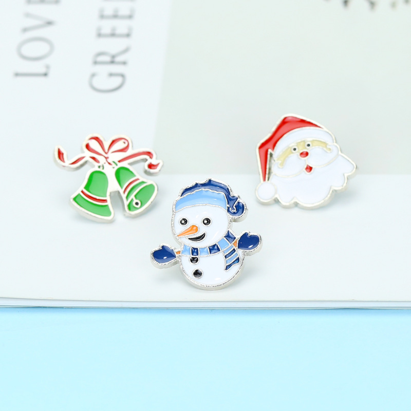 Santa Claus Christmas Snowman Dripping Oil Alloy Brooch display picture 3