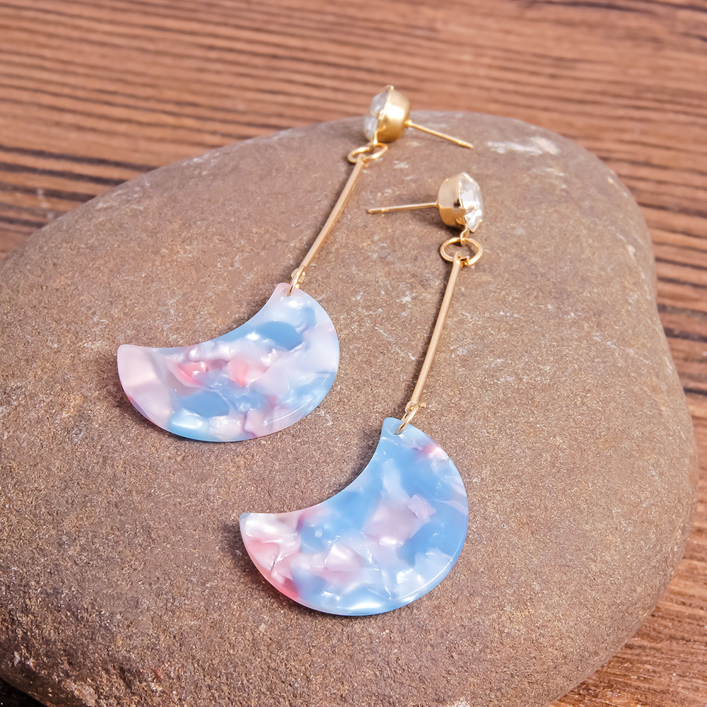 Fashion Moon Shaped Earrings display picture 3