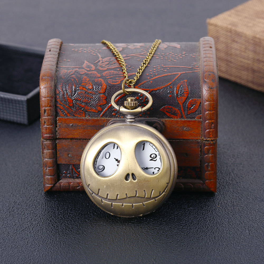AliExpress nostalgic bronze big eyes big mouth pocket watch skull quartz watch a generation of 8886