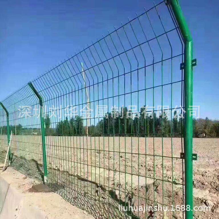 现货 双边丝护栏网 低成本铁丝网 果园边围围栏网1.8*3米