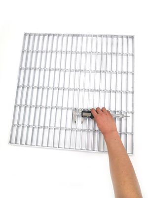 厂家产热镀锌钢格板 不锈钢网格栅板  铝合金排水地沟盖板 踏步板