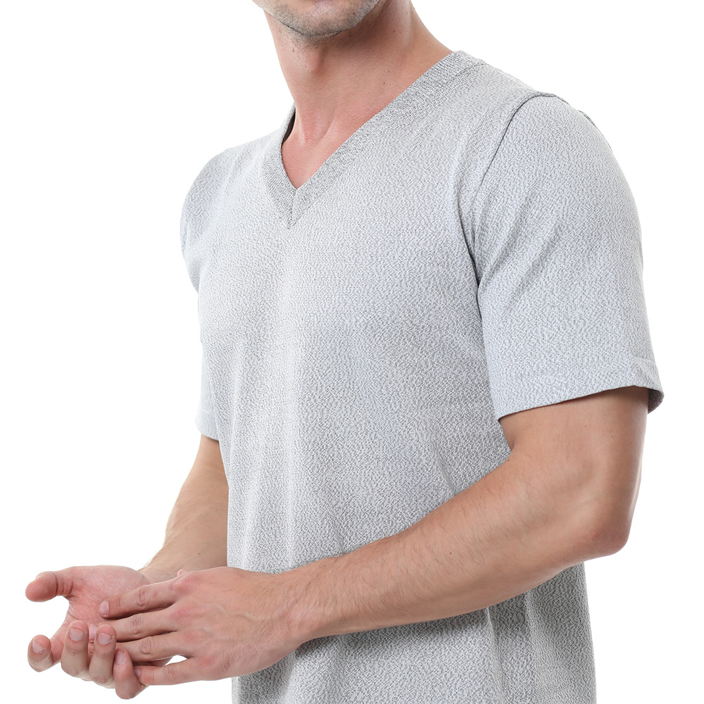 浅灰鸡心领短袖