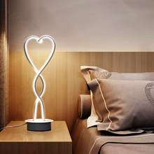 北歐ins床頭燈溫馨浪漫卧室led台燈簡約現代創意愛心裝飾結婚台燈