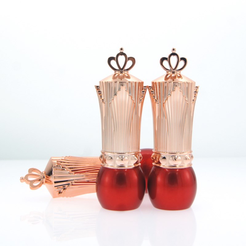 En stock venta al por mayor de oro rojo corona redondo irregular lápiz labial tubo bálsamo labial tubo vacío material de embalaje