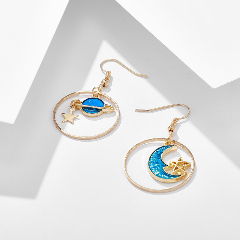 Simple Personality Earth Moon Stars Earrings display picture 7