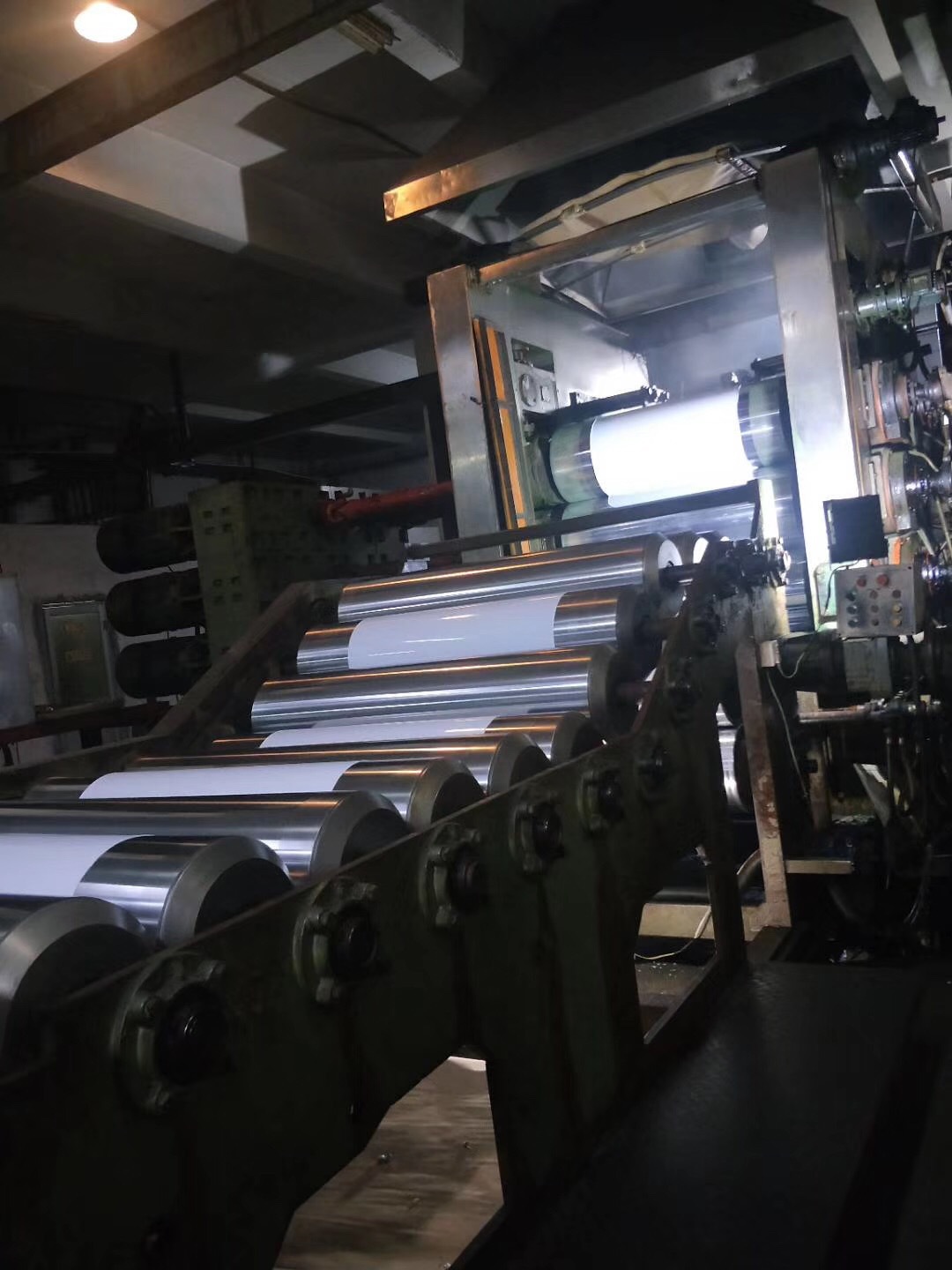 PVC透明胶片生产图片1