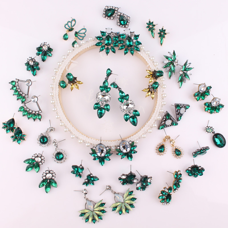 7g Weight Rhinestones Inlay Material Drop Earrings Classification 1 Pair Quantity Daily Occasion Alloy Material Geometric Pattern Women'S Gender Plating Design Retro Style 1 Pair Retro Geometric Alloy Plating Rhinestones Women's Drop Earrings 1