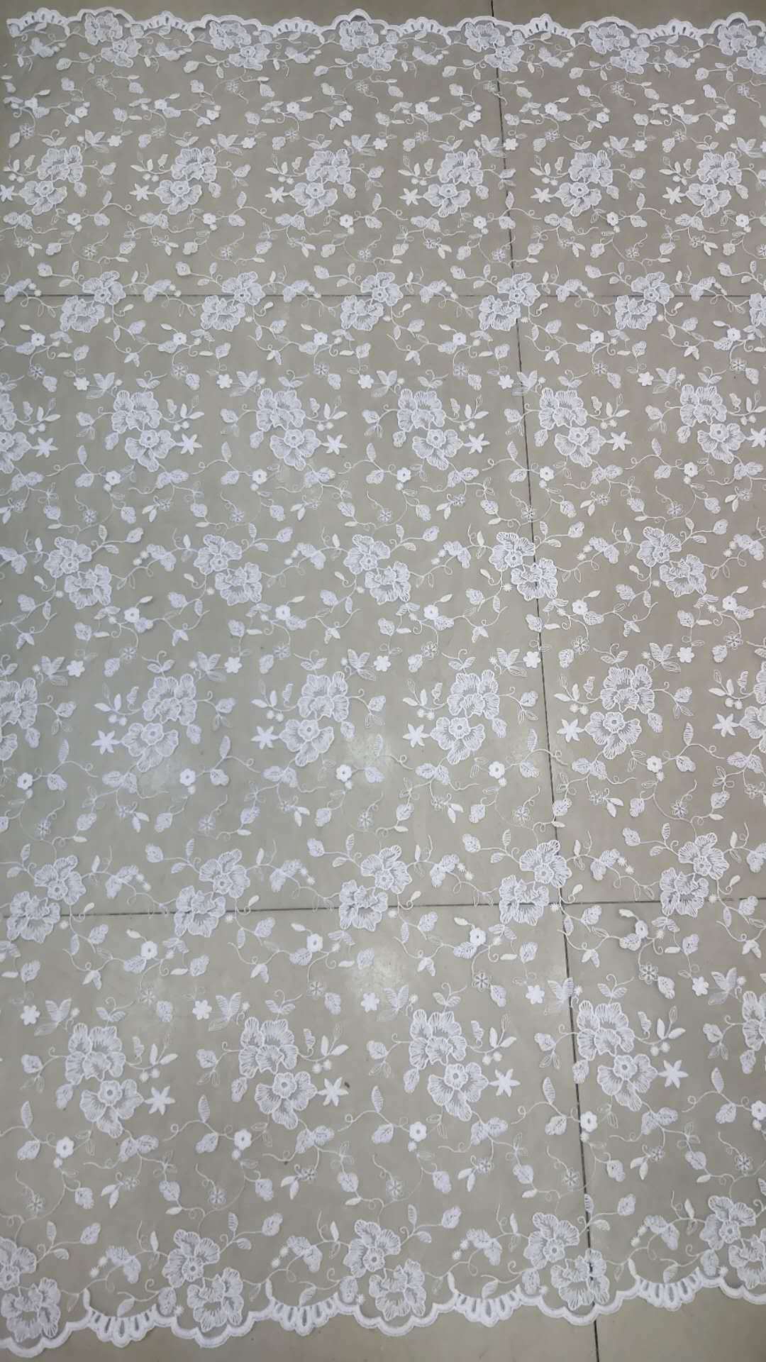 厂家直销新版现货高品质的春秋小花清新牛奶丝满幅