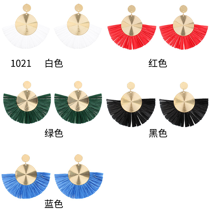 Retro Fan-shaped Raffia Ethnic Style Exaggerated Bohemian Tassel Earrings display picture 5