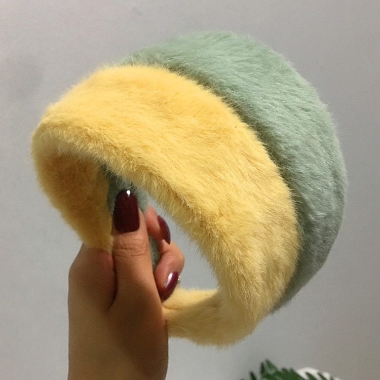 Style Coréen Nouveau Mignon En Peluche Solide Couleur Bandeau Largeur Simple Vintage Cheveux Accessoires Imitation De Fourrure De Lapin Face Lavent Bande De Cheveux En Gros display picture 3