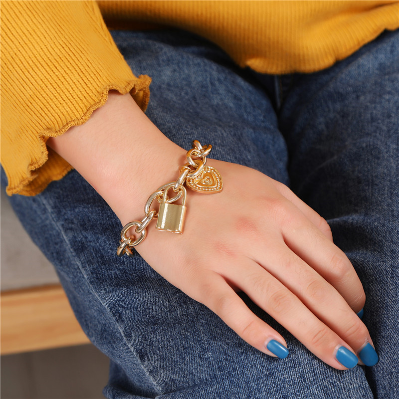 Fashion Alloy Chain Lock Love Pendant Bracelet display picture 9