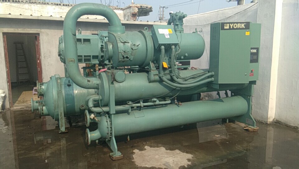 出售转让二手约克水冷螺杆机组605kw中央空调售后无忧质保一年