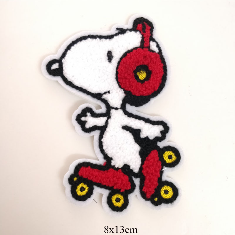 スヌーピー布ステッカー刺繍パッチバッジ子供服アクセサリー穴付きステッカー日本tシャツバッグ装飾diy