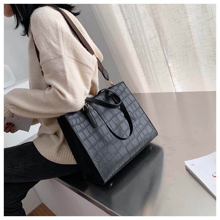 Tote Bag in Green