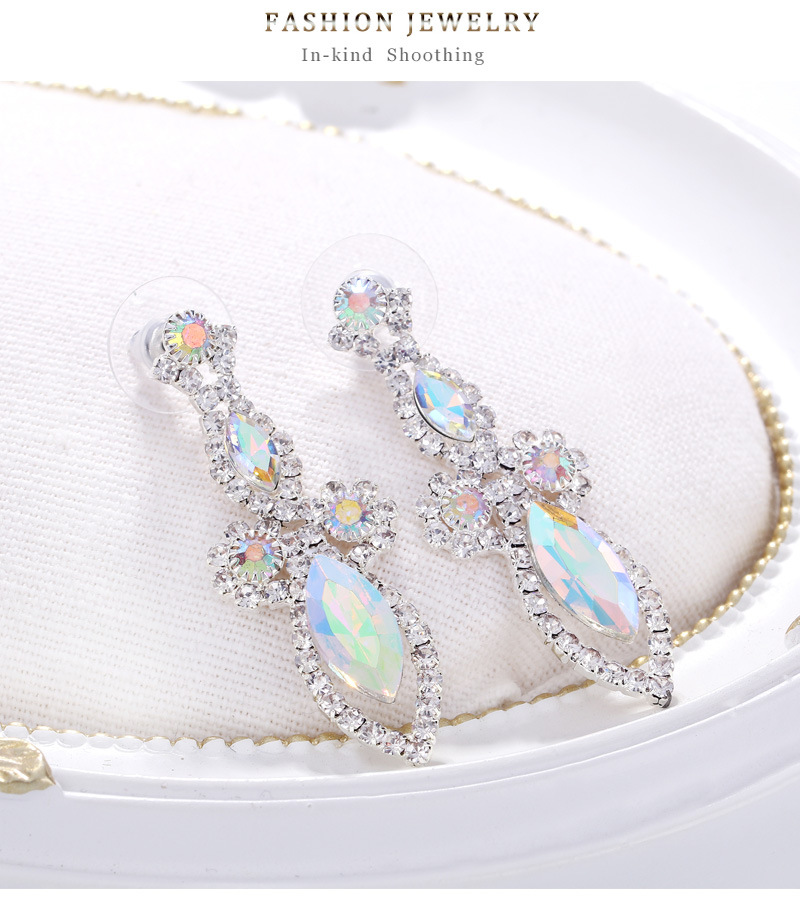 Exclusif Pour Croix-transfrontalier Européen Et Américain De Mode De Mariée Boucles D'oreilles En Cristal Populaire Ornement Polyvalent Boucle D'oreille Pendentif Pour Les Dames Dans Stock En Gros display picture 7