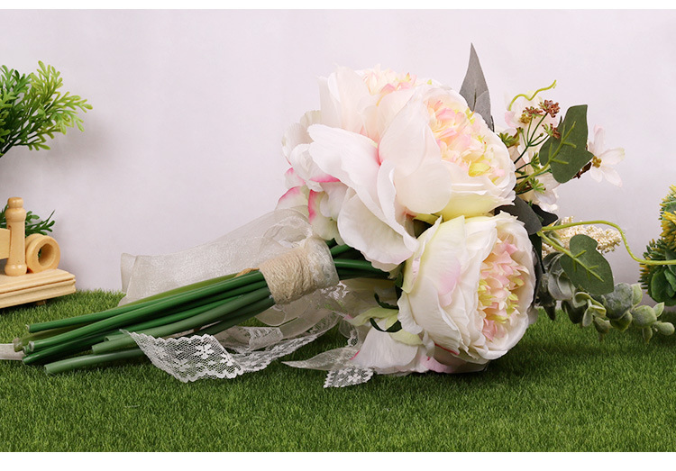 European and American creative wedding bouquets in outdoor style, realistic wedding bouquets for brides, wholesale of wedding supplies detail image 7