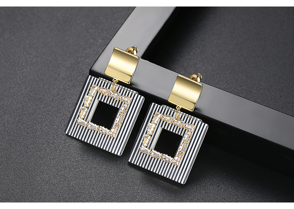 Stud Earrings Fashion Temperament Square Ladies Banquet Copper Inlaid Zirconium Earrings Wholesale display picture 4